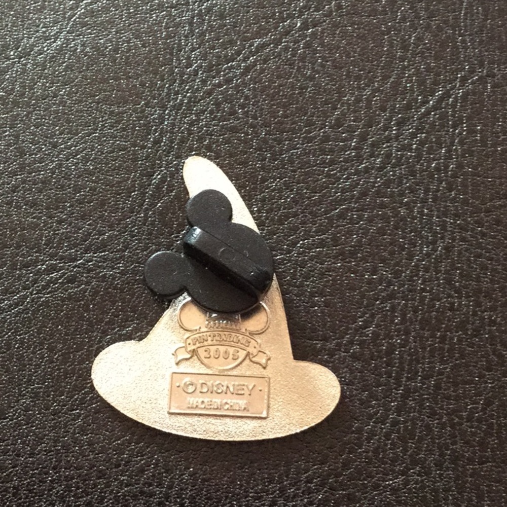 Vintage Disney pin cir 2005 - Picture 2 of 2